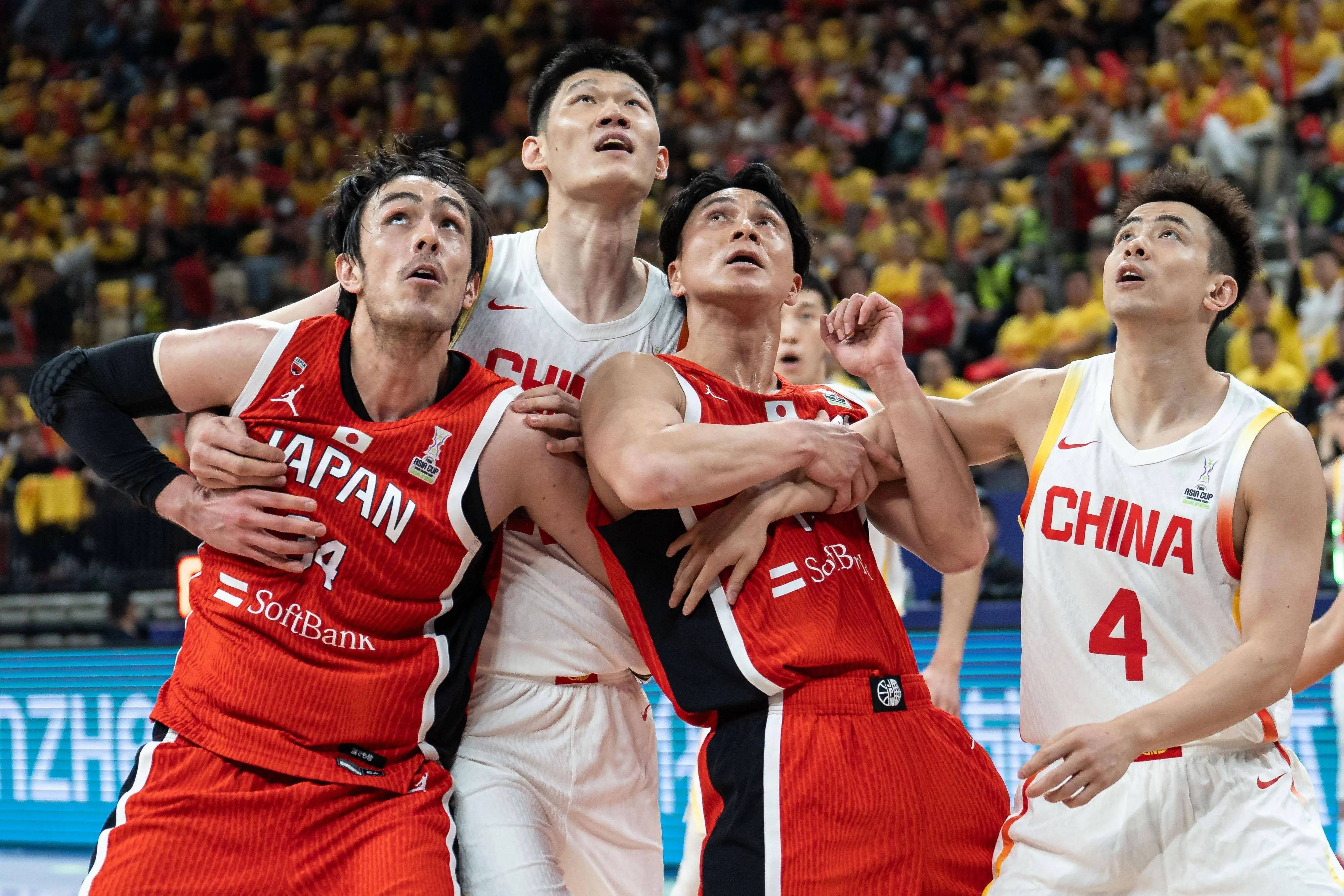 包含国际比赛日山东男篮备战NBA总决赛赛前辽宁本钢调整名单以备意大利杯，媒体一致点评：冲刺阶段夏洛特黄蜂备战国王杯的词条