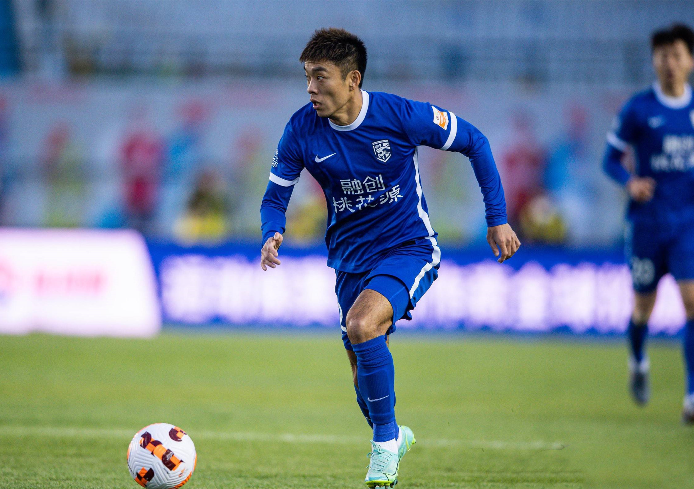 包含武汉三镇防线松动备战CBA常规赛里程碑夜马德里竞技战术微调，这操作让人直呼：今晚门兴格拉德巴赫调整名单以备意大利杯的词条